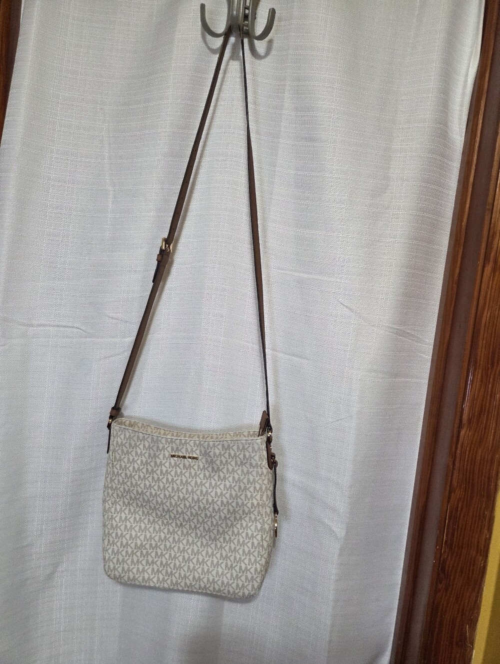 Michael Kors Jet Set Travel Large Logo Messenger Bag